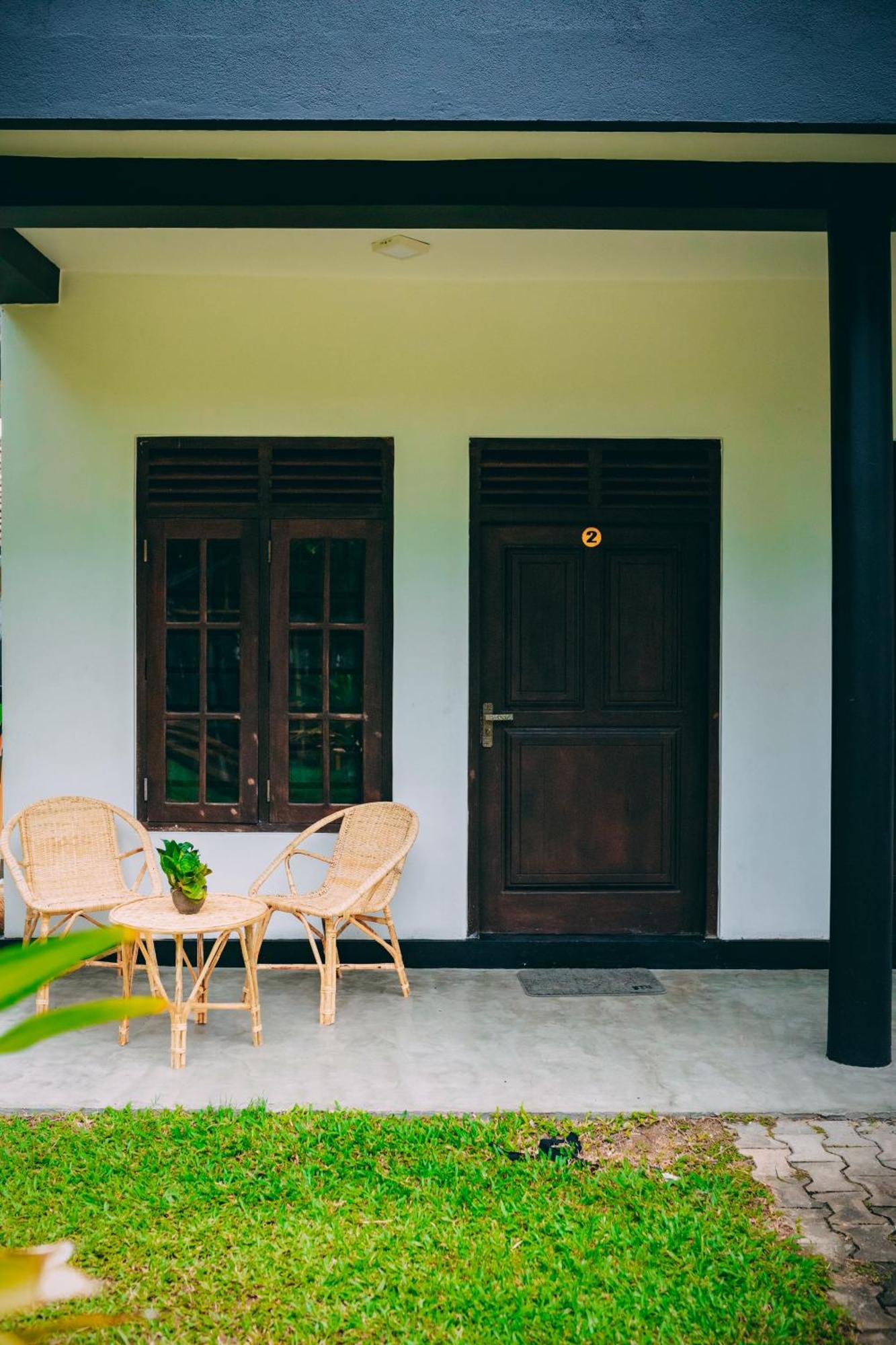 Hotel Pineapple Surf Ahangama Exterior foto
